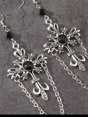 ❤️SHEIN Black and Silver Fleur Cross Dangle Earrings